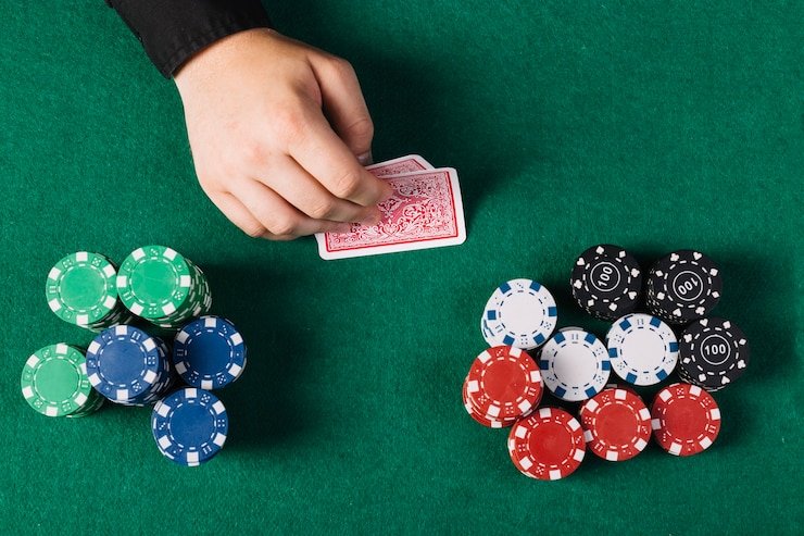 Bagan tingkat loyalitas colowin menampilkan manfaat progresif dari Member hingga Diamond